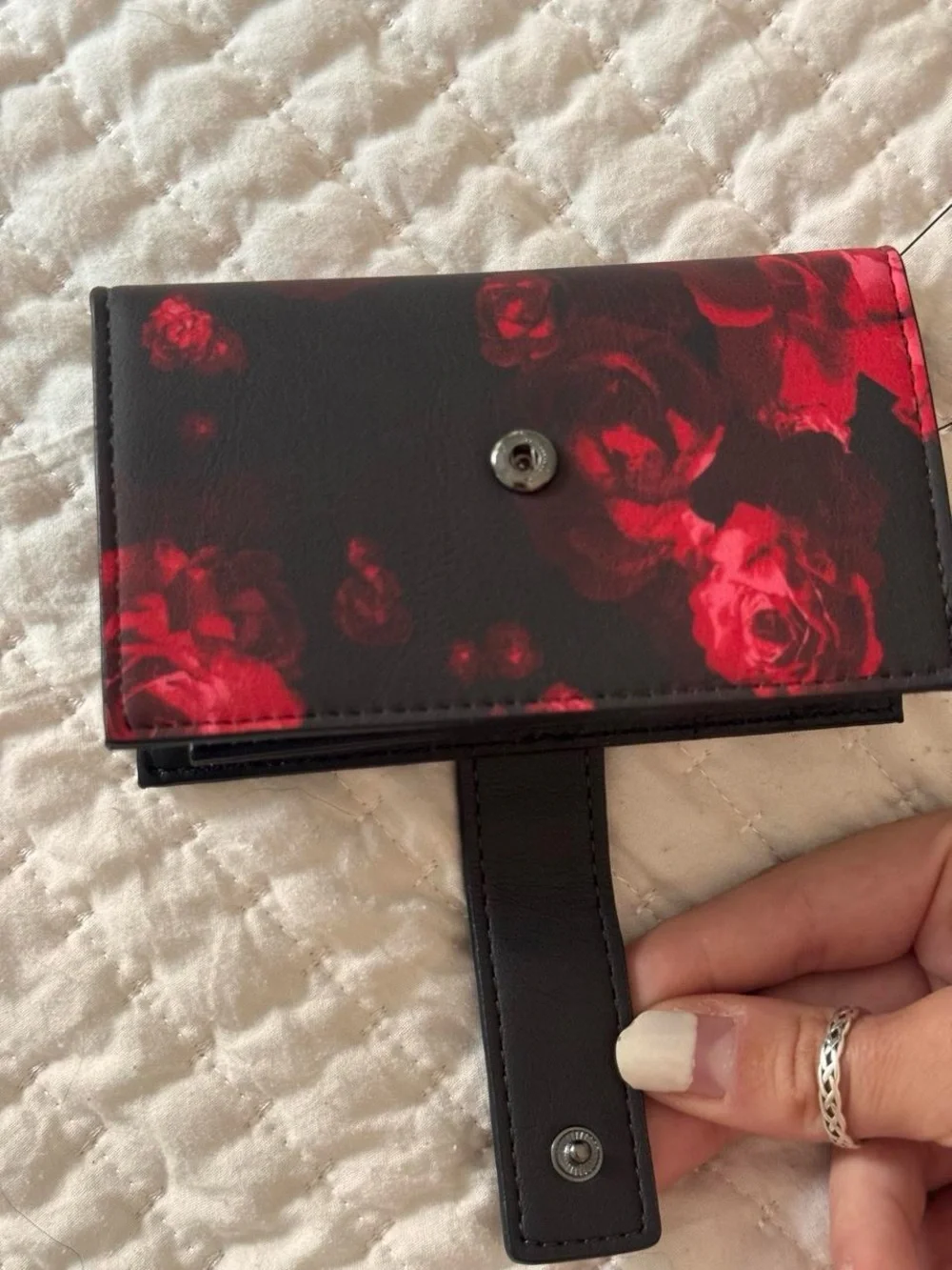 Simply Vera Vera Wang rose printed compact wallet